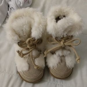 Gap lace up fur boots